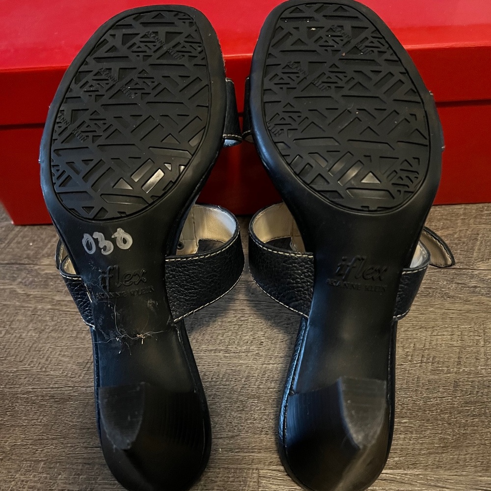 Anne Klein Halen Navy Leather Slip-On Sandals - Picture 8 of 10